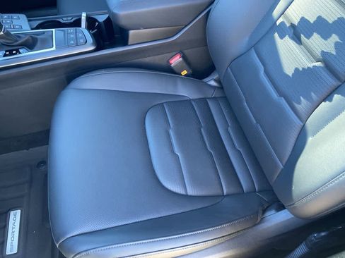 Used 2026 Kia Sportage SX image 11