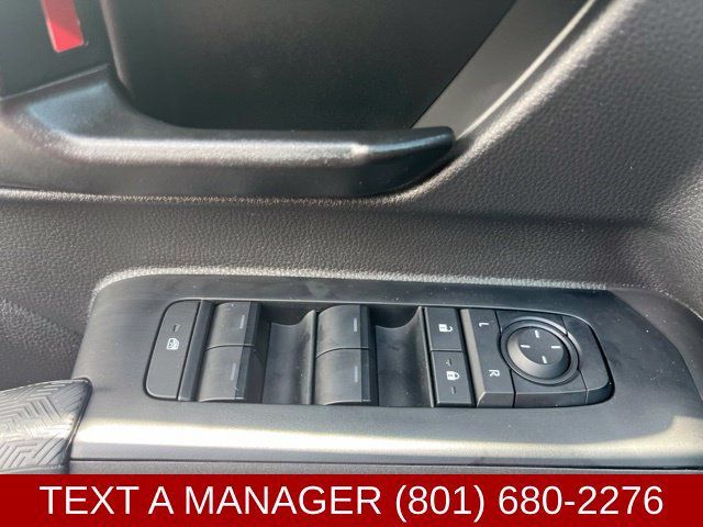Used 2025 Toyota Tacoma SR5 AWD/4WD image 16
