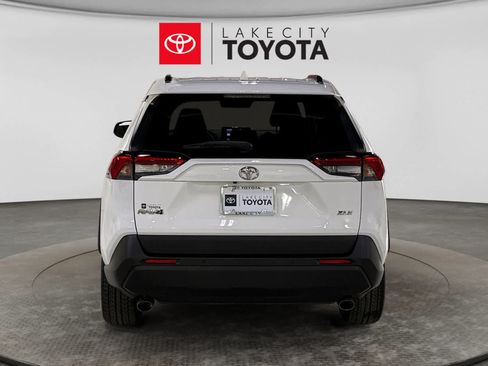 Used 2020 Toyota RAV4 XLE Premium FWD image 7