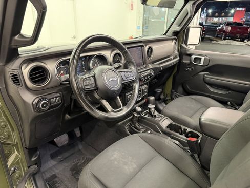 Used 2021 Jeep Wrangler Unlimited Sport image 38