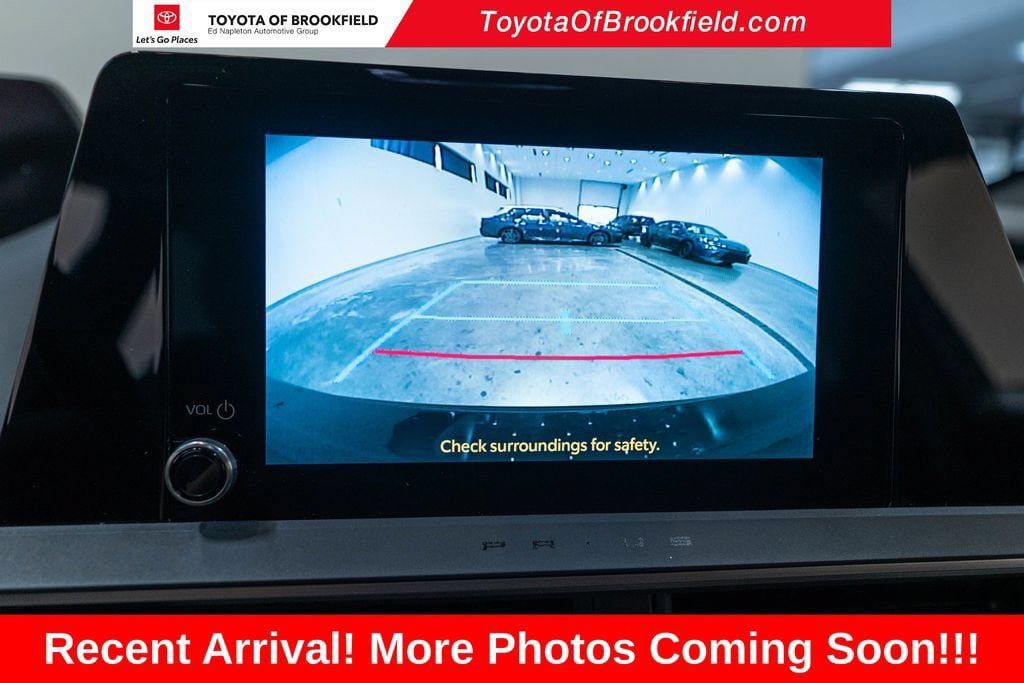 Used 2025 Toyota Prius LE FWD image 27
