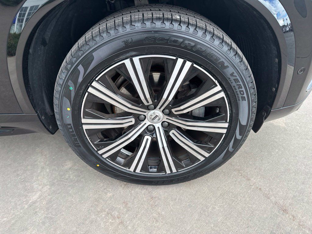 Certified 2023 Volvo XC90 B6 Plus w/ Protection Package Premier AWD/4WD image 13