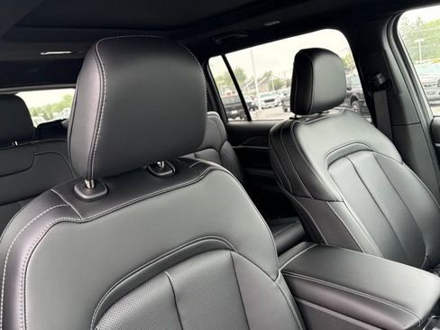 New 2026 Jeep Grand Cherokee L Limited w/ Luxury Tech Group II AWD/4WD image 31