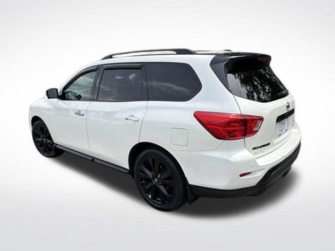 Used 2018 Nissan Pathfinder SL w/ Midnight Edition Package AWD/4WD image 5