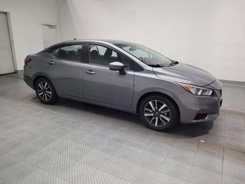 Used 2021 Nissan Versa SV FWD image 11
