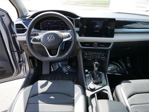 New 2025 Volkswagen Taos SEL image 9