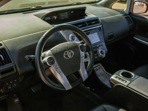 Used 2017 Toyota Prius V Five w/ Advanced Technology Package FWD image 10