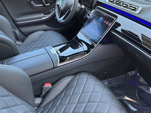 New 2025 Mercedes-Benz S 580e 4MATIC Sedan image 21