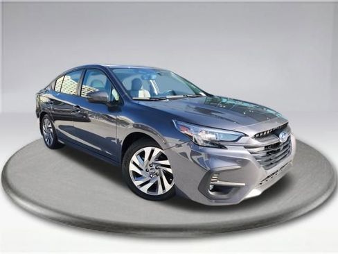 Used 2025 Subaru Legacy Limited image 3