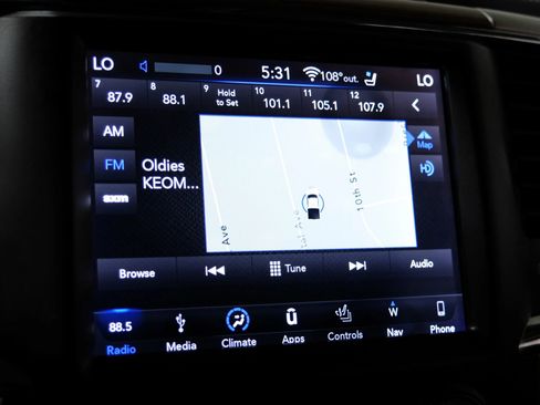 Used 2018 RAM 1500 Laramie w/ Convenience Group AWD/4WD image 32