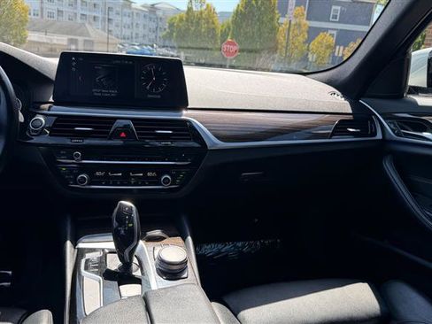 Used 2017 BMW 530i RWD image 24
