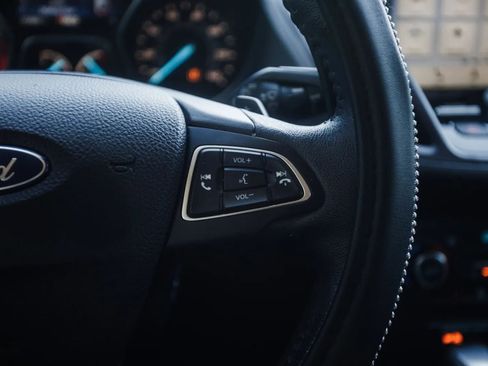 Used 2017 Ford Escape Titanium image 18