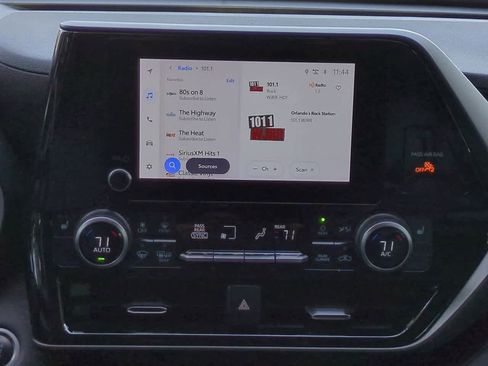 Used 2024 Toyota Highlander XLE image 29