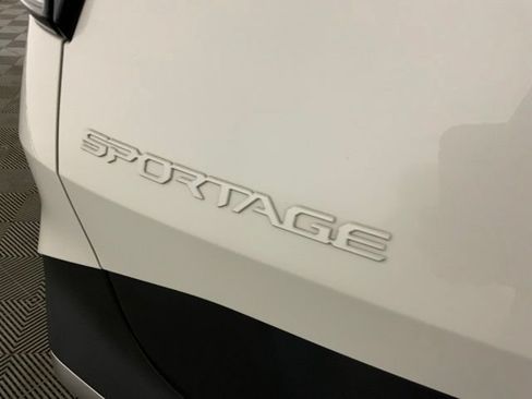 Used 2023 Kia Sportage LX AWD/4WD image 14