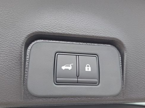 New 2026 Nissan Rogue SV FWD image 12
