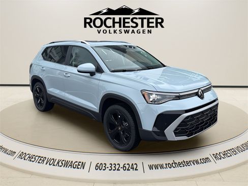 New 2026 Volkswagen Taos SEL image 11