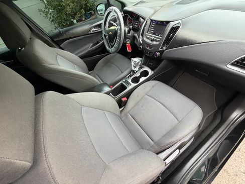Used 2019 Chevrolet Cruze LT FWD image 38