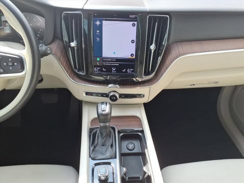 Used 2021 Volvo XC60 T5 Momentum w/ Protection Package Premier AWD/4WD image 30