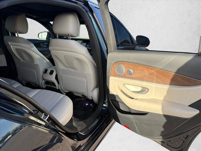 Used 2017 Mercedes-Benz E 300 image 23