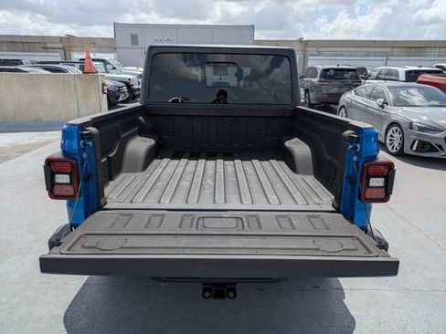 Certified 2025 Jeep Gladiator Mojave AWD/4WD image 12