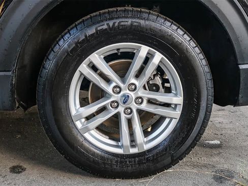 Used 2023 Ford Explorer XLT w/ Equipment Group 202A image 10