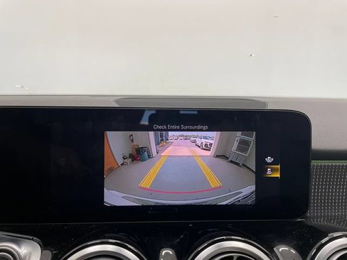 Certified 2022 Mercedes-Benz GLB 250 4MATIC image 28