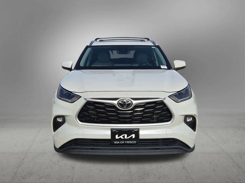 Used 2021 Toyota Highlander XLE image 9