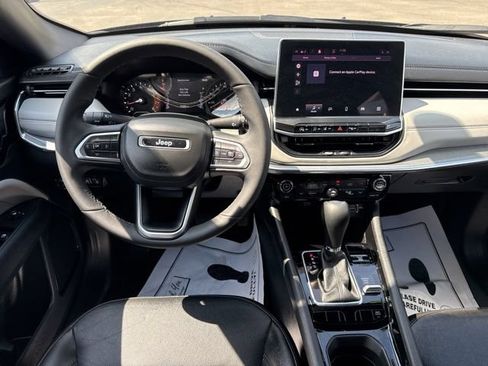 Certified 2023 Jeep Compass Limited AWD/4WD image 9