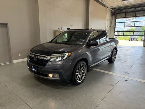 Used 2017 Honda Ridgeline RTL-E image 2