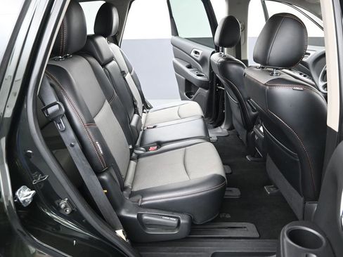 Used 2019 Nissan Pathfinder SV w/ Rock Creek Edition FWD image 29