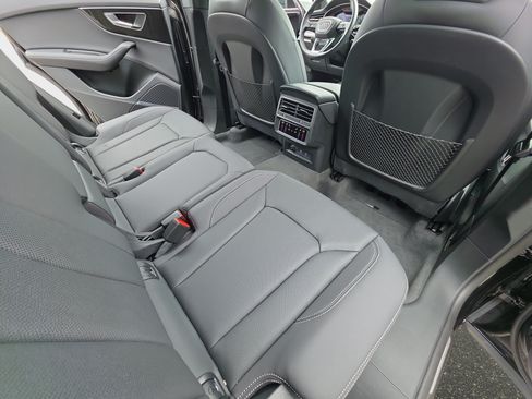 Used 2024 Audi Q8 Premium Plus AWD/4WD image 11