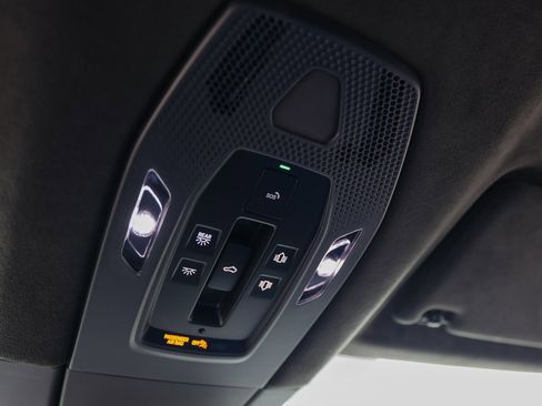 New 2025 Porsche Macan Turbo Electric image 20