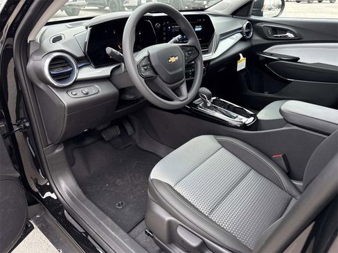 New 2026 Chevrolet Trax LT image 10