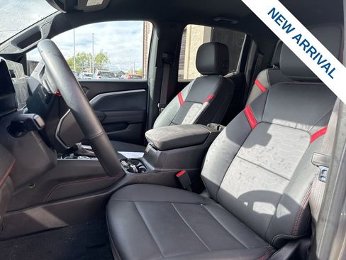 Used 2025 Chevrolet Colorado Z71 w/ Technology Package AWD/4WD image 15
