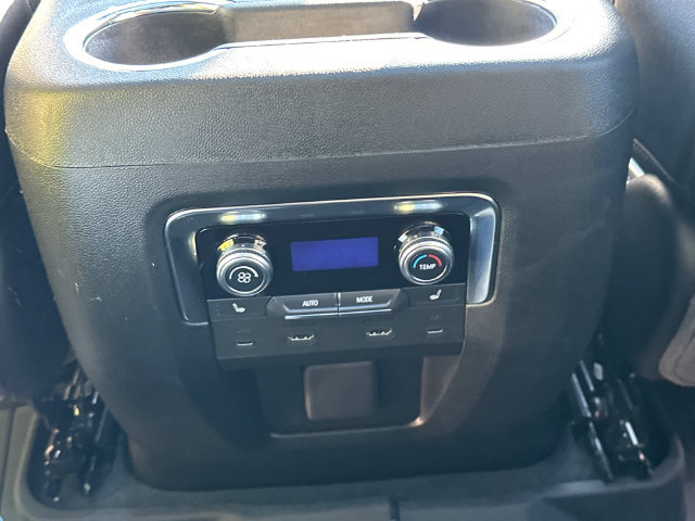 Used 2025 GMC Yukon Elevation w/ Elevation Premium Package AWD/4WD image 21