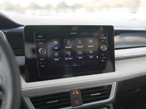 New 2025 Volkswagen Taos SEL image 13