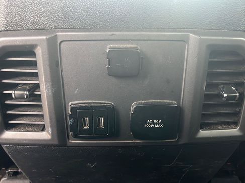 Used 2019 Ford F150 XLT w/ Equipment Group 302A Luxury AWD/4WD image 23