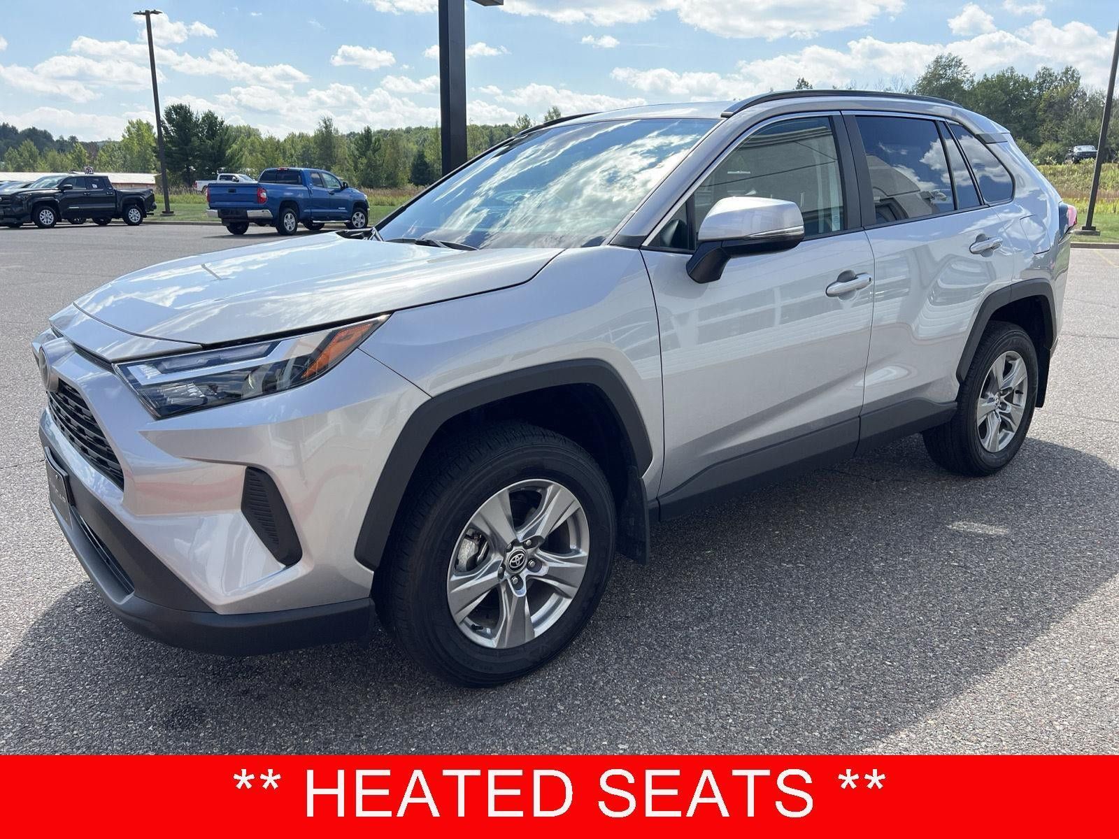 Used 2025 Toyota RAV4 XLE w/ Convenience Package AWD/4WD image 4
