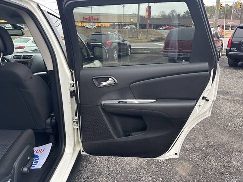 Used 2019 Dodge Journey SE w/ Connectivity Group image 15