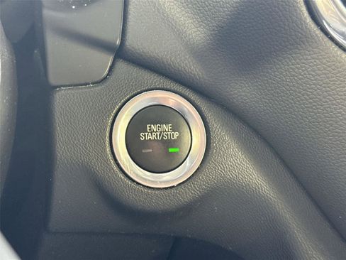 Used 2023 Chevrolet Equinox LT image 28