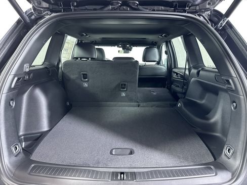 New 2025 Jeep Grand Cherokee Altitude image 6