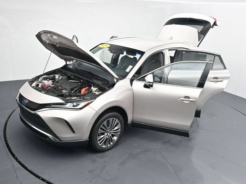 Used 2024 Toyota Venza Limited AWD/4WD image 44
