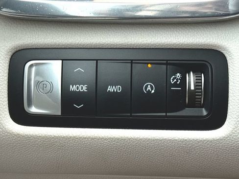 Used 2024 GMC Acadia Denali AWD/4WD image 18