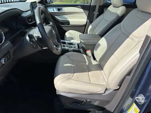 Used 2020 Ford Explorer Platinum w/ Premium Technology Package AWD/4WD image 24