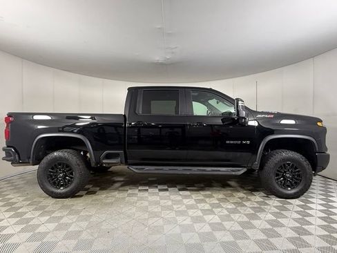Used 2024 Chevrolet Silverado 2500 ZR2 w/ Technology Package AWD/4WD image 10