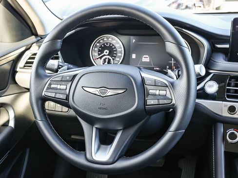 Used 2025 Genesis G70 2.5T image 17