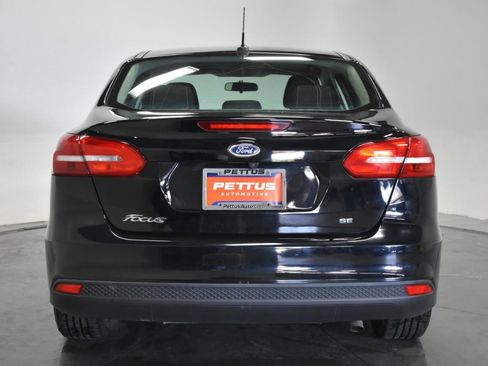Used 2017 Ford Focus SE image 6