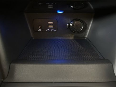 Used 2023 Subaru Forester Premium image 8