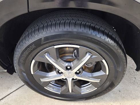 Certified 2024 Honda HR-V EX-L image 11