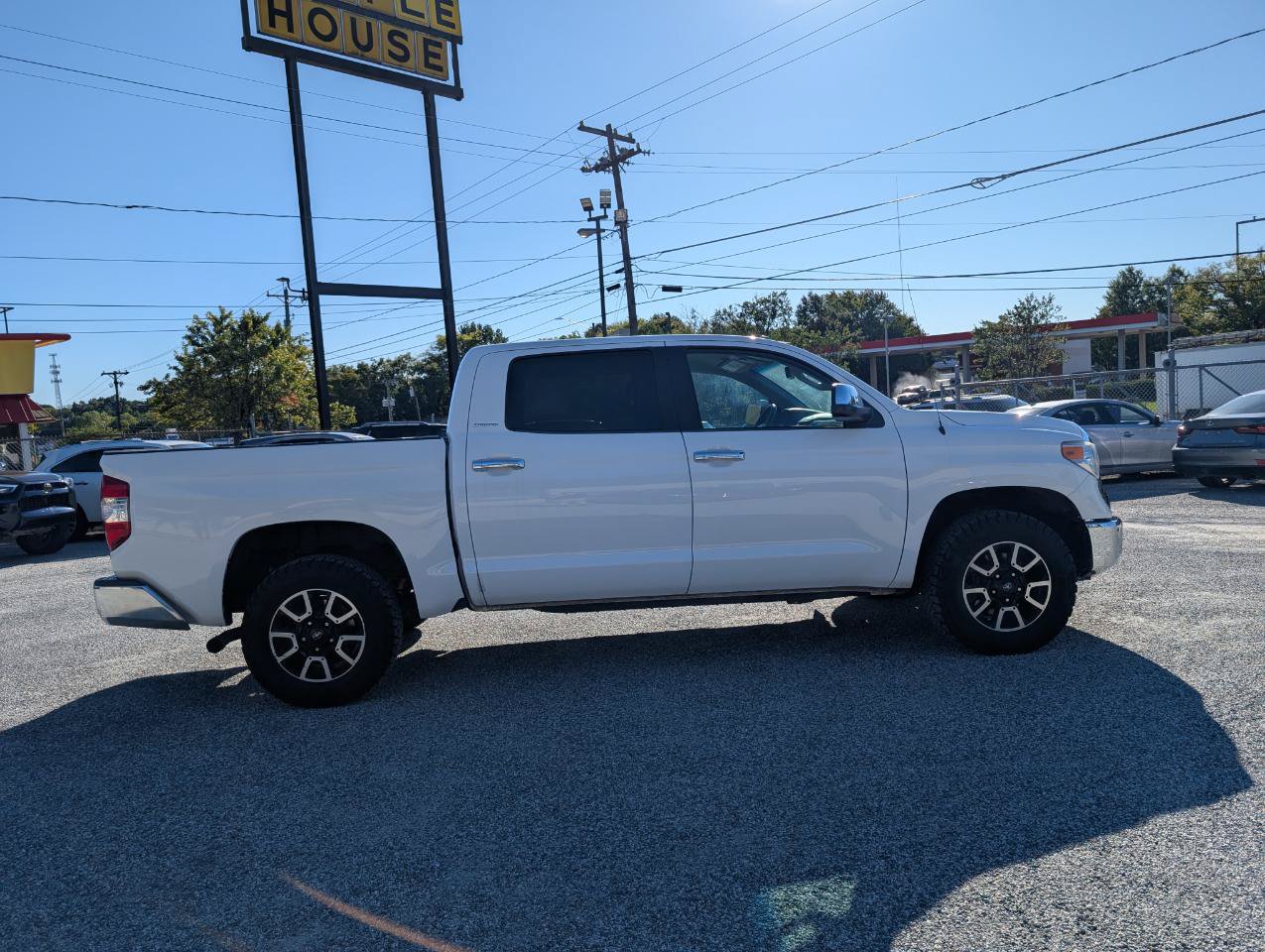 Used 2014 Toyota Tundra Limited w/ Limited Premium Package AWD/4WD image 5